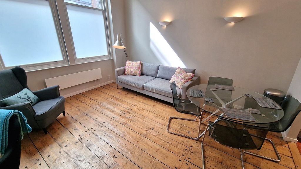 Property photo 3 of 34 Living Room