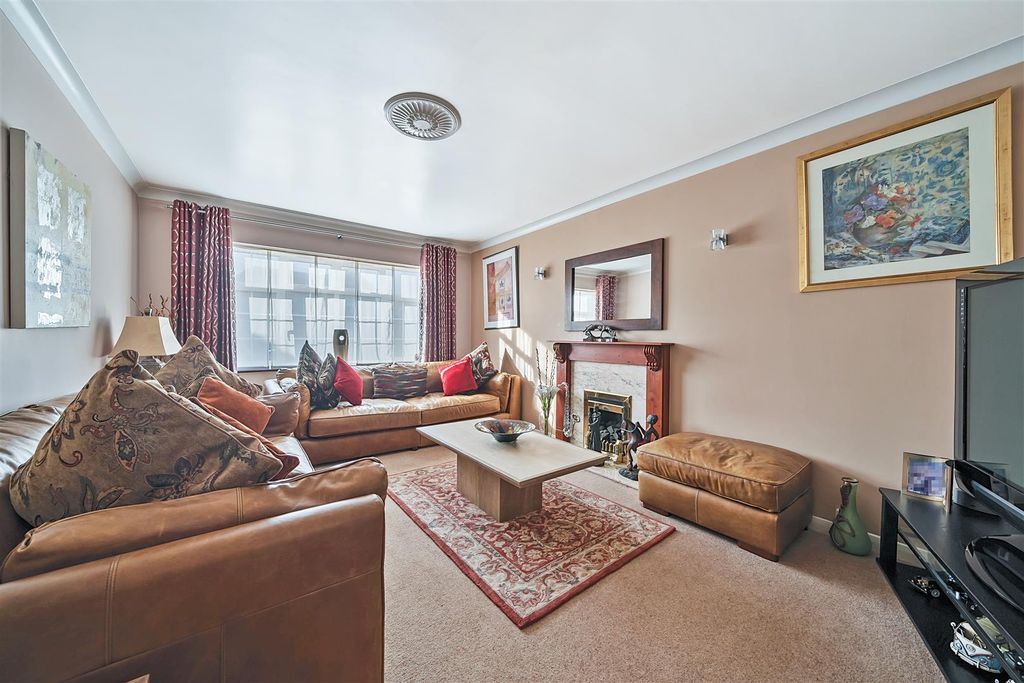Property photo 2 of 15 Living Room: