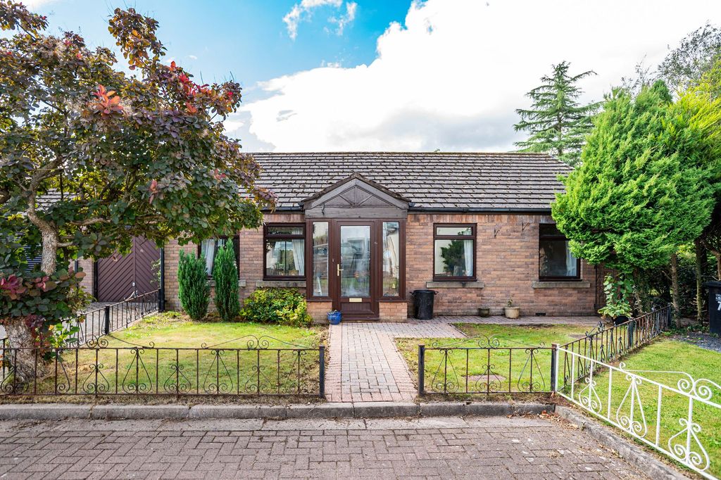 Property photo 2 of 20