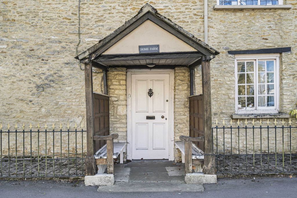 Property photo 2 of 45