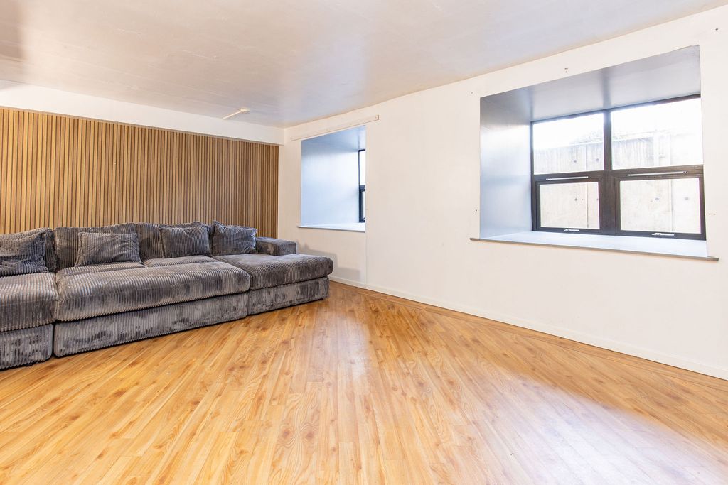 Property photo 2 of 10 Living Room