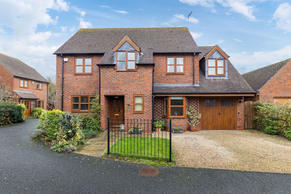 Property photo 1 of 24