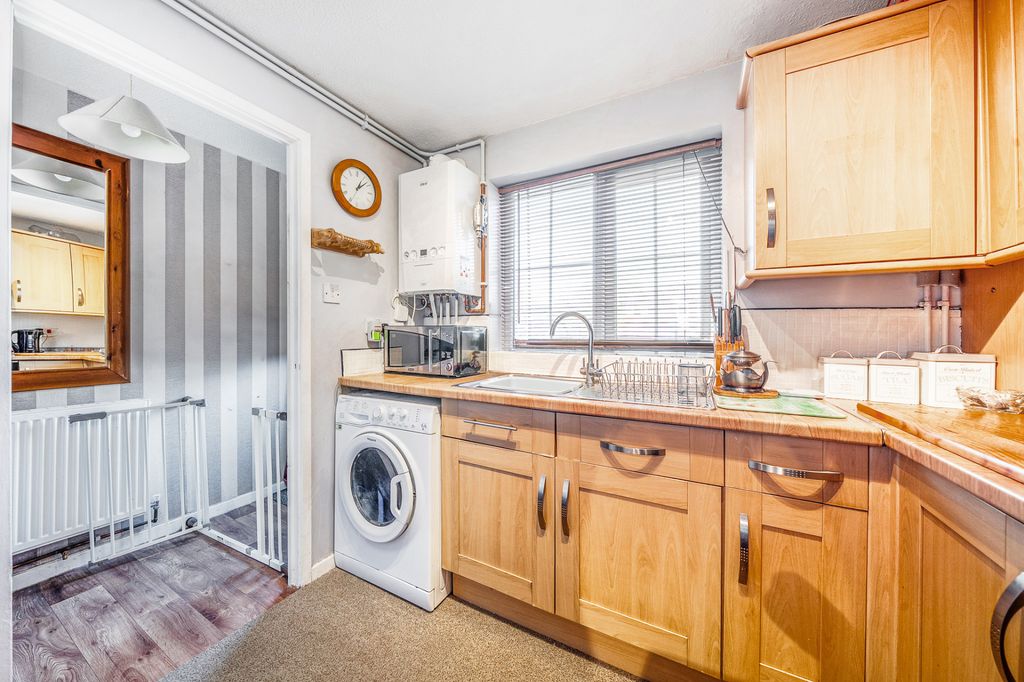 Property photo 2 of 11