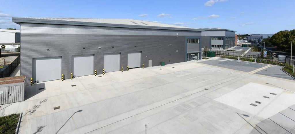 Property photo 3 of 6 Poyle Point2.Jpg