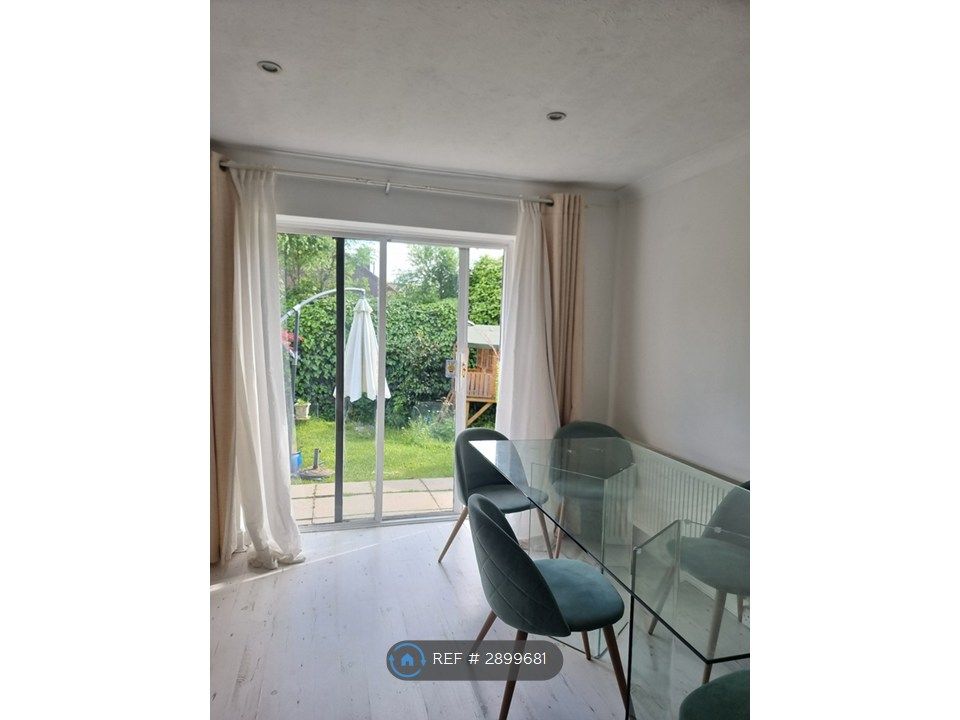 Property photo 2 of 25