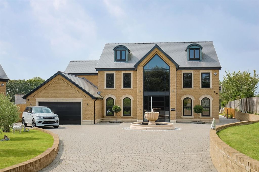 Property photo 1 of 45 A Page _ 1 1 1 Front Cover 1 Hollybush Close - Web