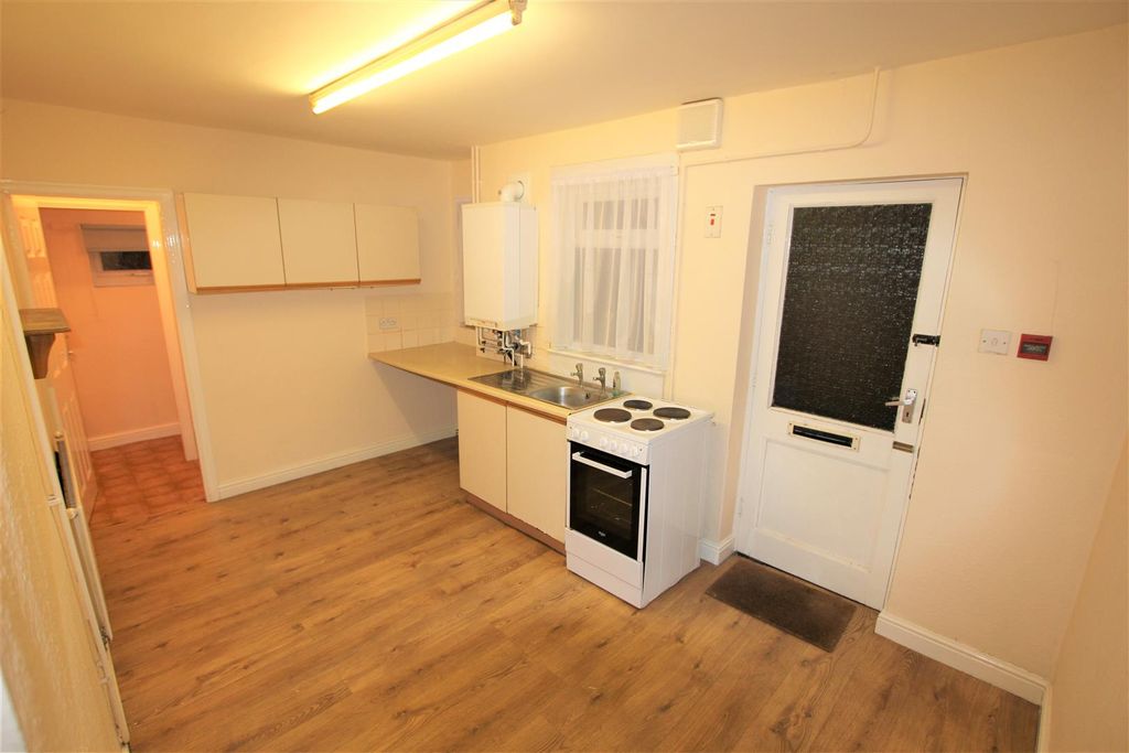 Property photo 1 of 9 Kitchen