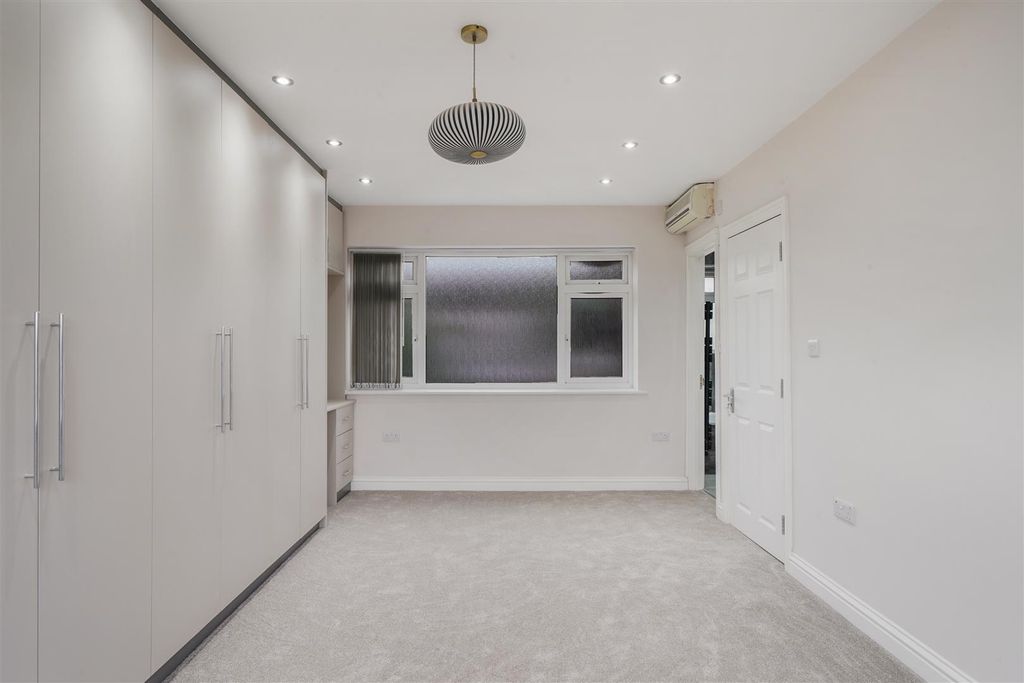 Property photo 3 of 15 12 Kenelm Close - Ymvoa6Oudxzlyd2Dpl3S.Jpg