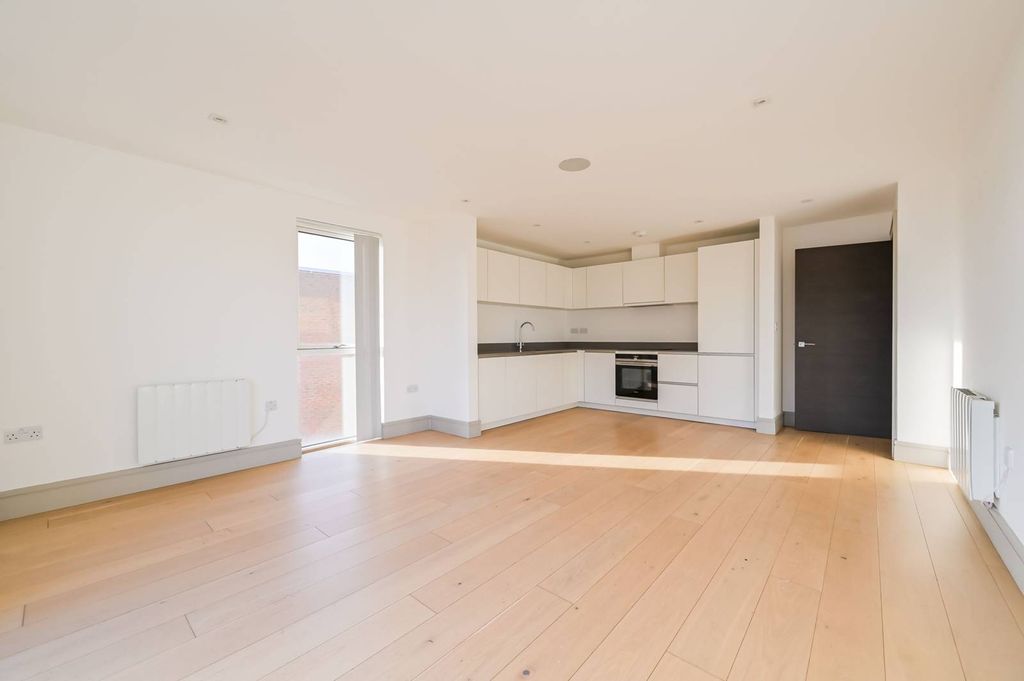 Property photo 2 of 24