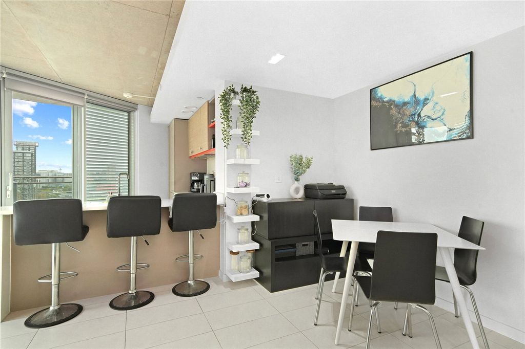 Property photo 2 of 12 Picture No. 02