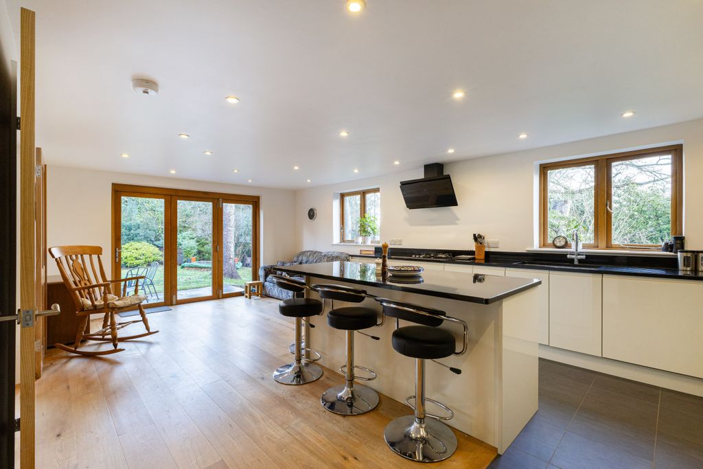 Property photo 3 of 16