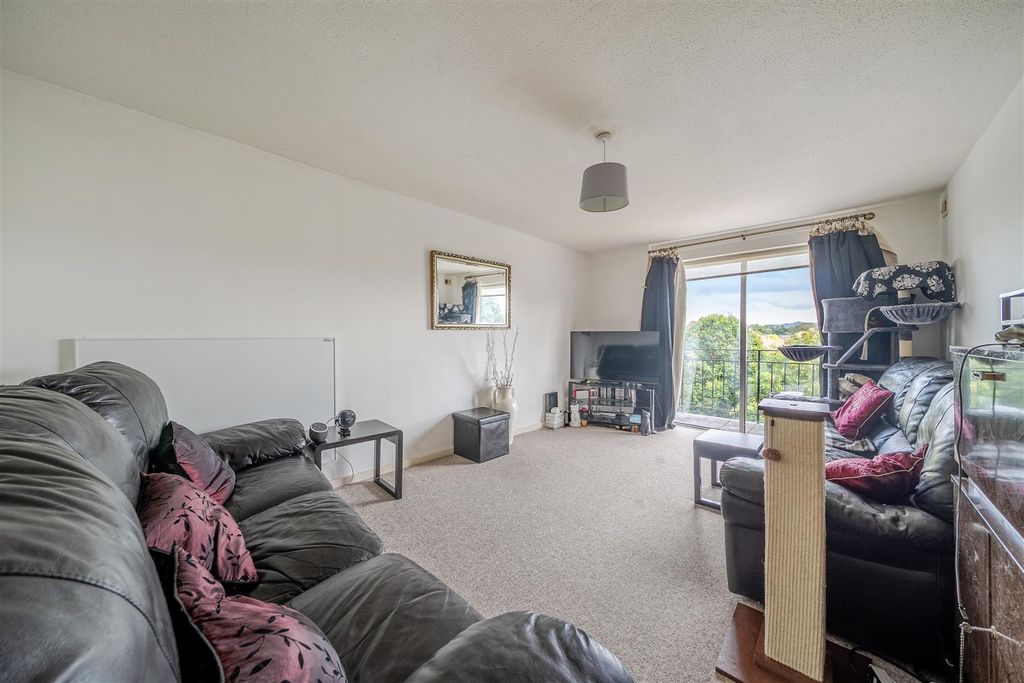 Property photo 2 of 15 1520637-11-1A0Ddc5E28F3E.Jpg