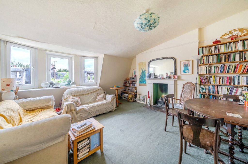 Property photo 2 of 9 1347131-8-68B825E...