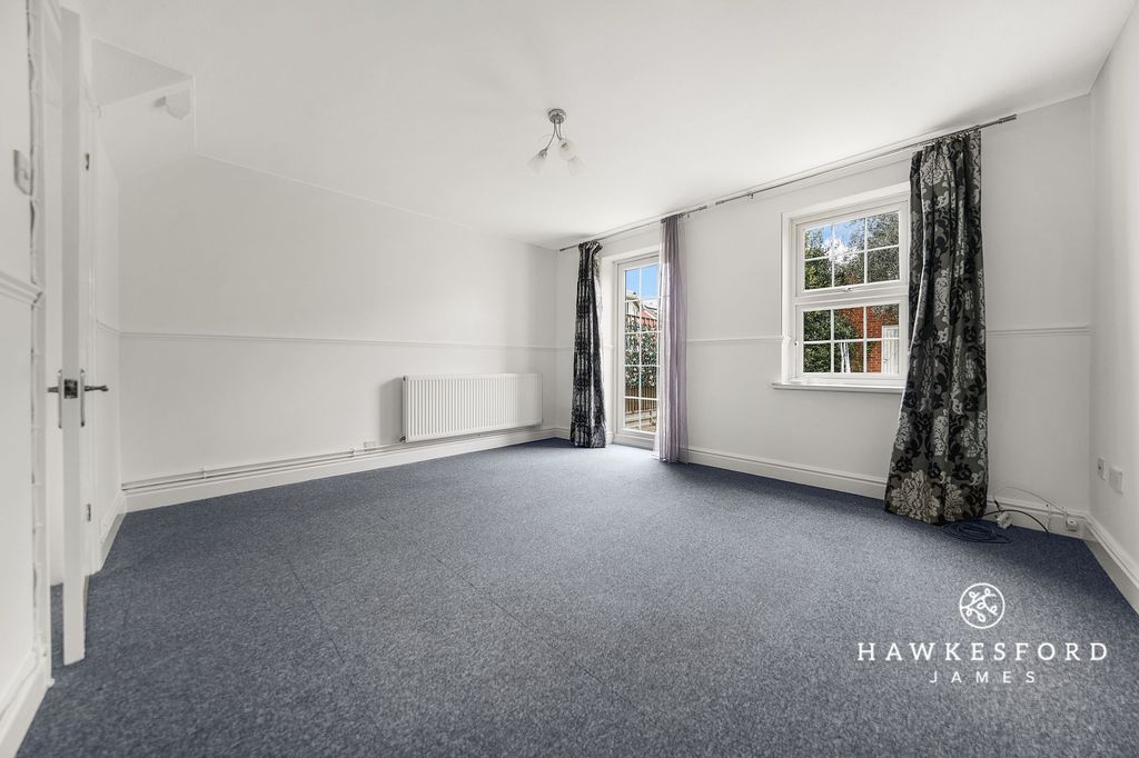 Property photo 3 of 12 Adisham Green, Kemsley - Lounge