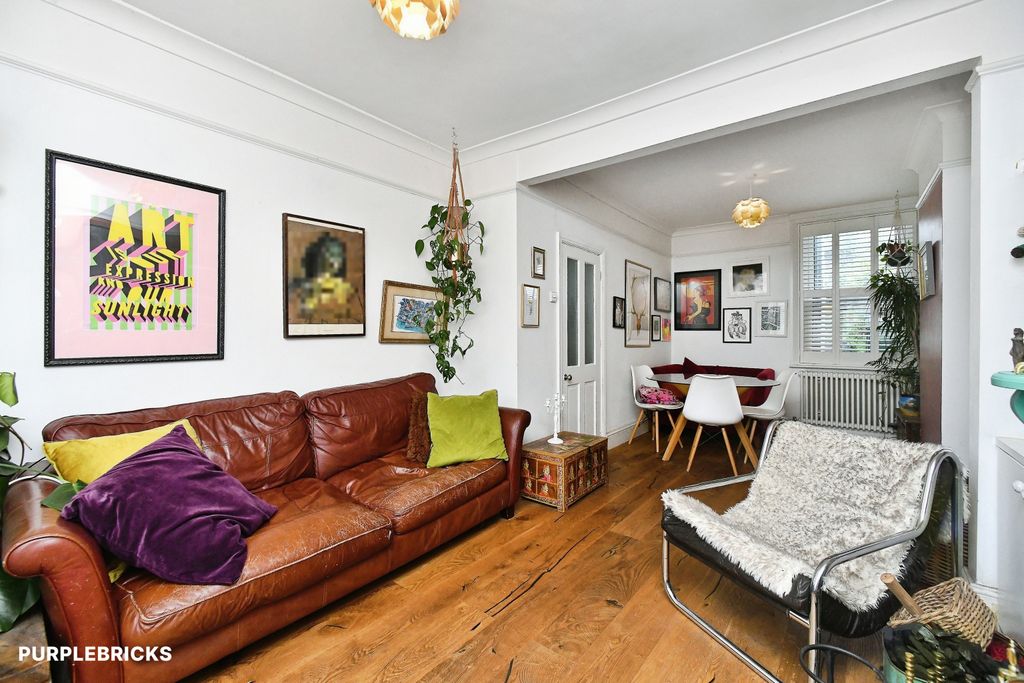 Property photo 3 of 18