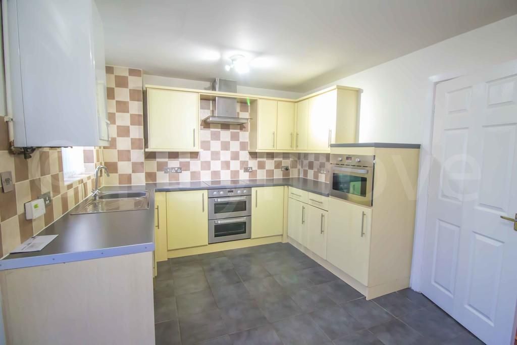 Property photo 2 of 7 Wood 2 Kit.Jpg