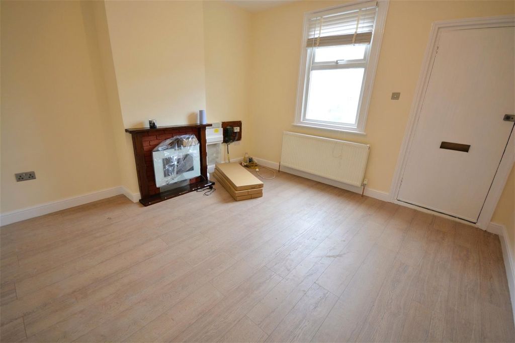 Property photo 2 of 9 Picture No. 04