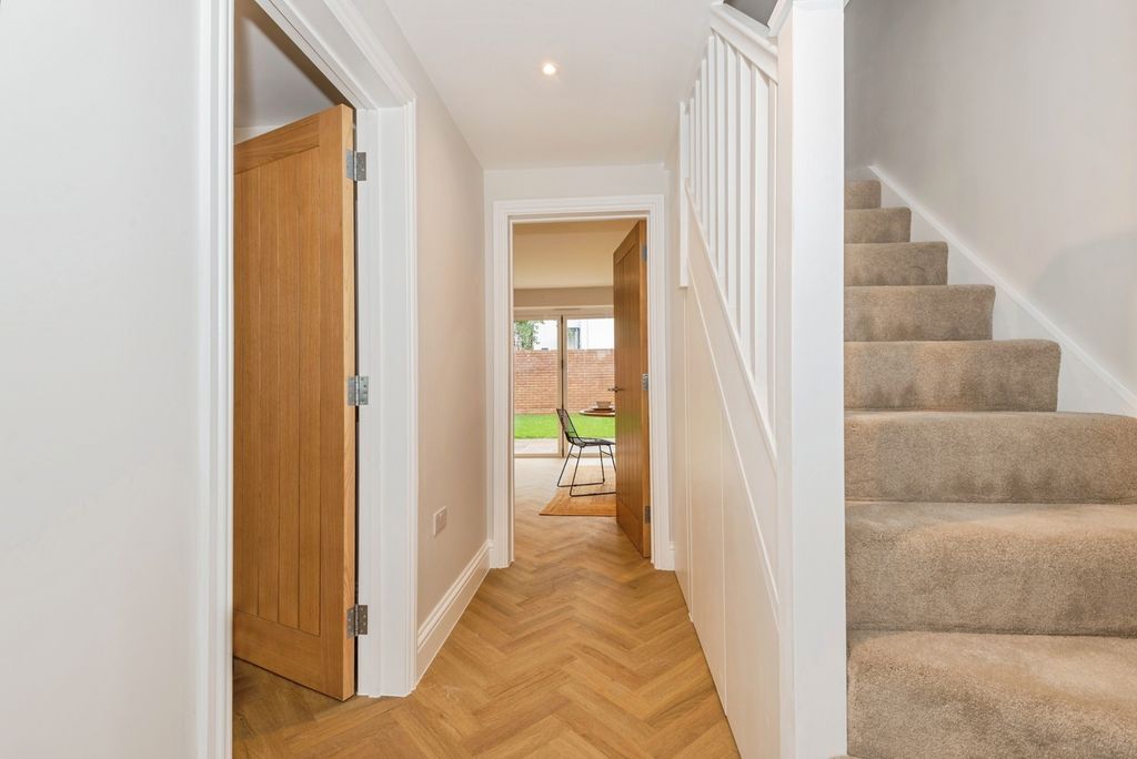 Property photo 3 of 17 Photo