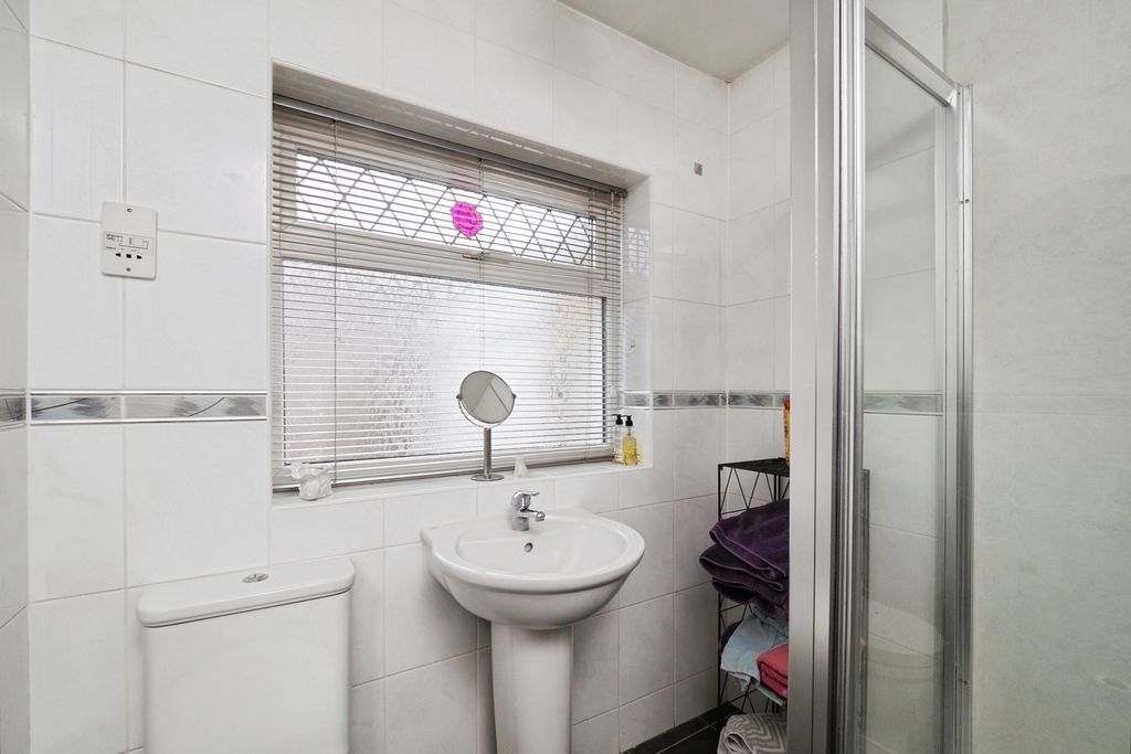 Property photo 3 of 16 Shower Room