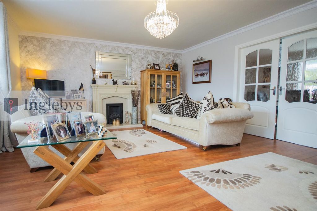 Property photo 2 of 50