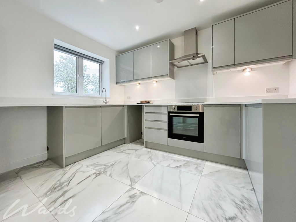 Property photo 2 of 12 815d782E-Kitchen