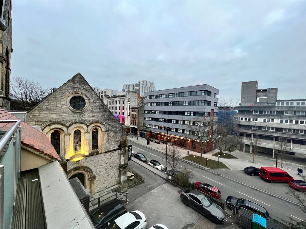 Property photo 2 of 11 Picture No. 13