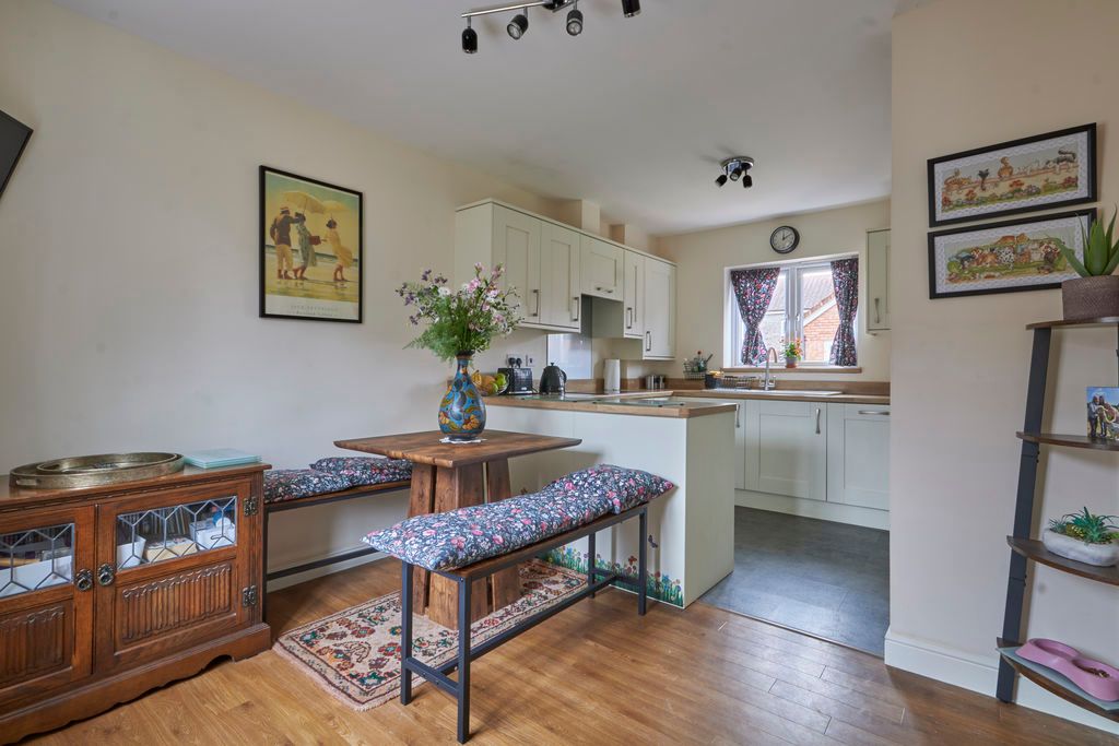 Property photo 2 of 16 Kitchen Diner