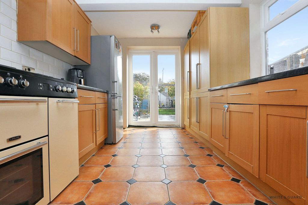 Property photo 3 of 10