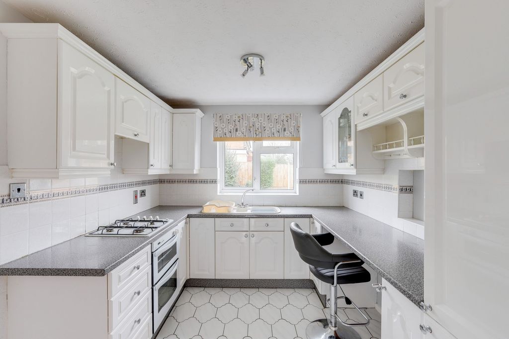 Property photo 3 of 21