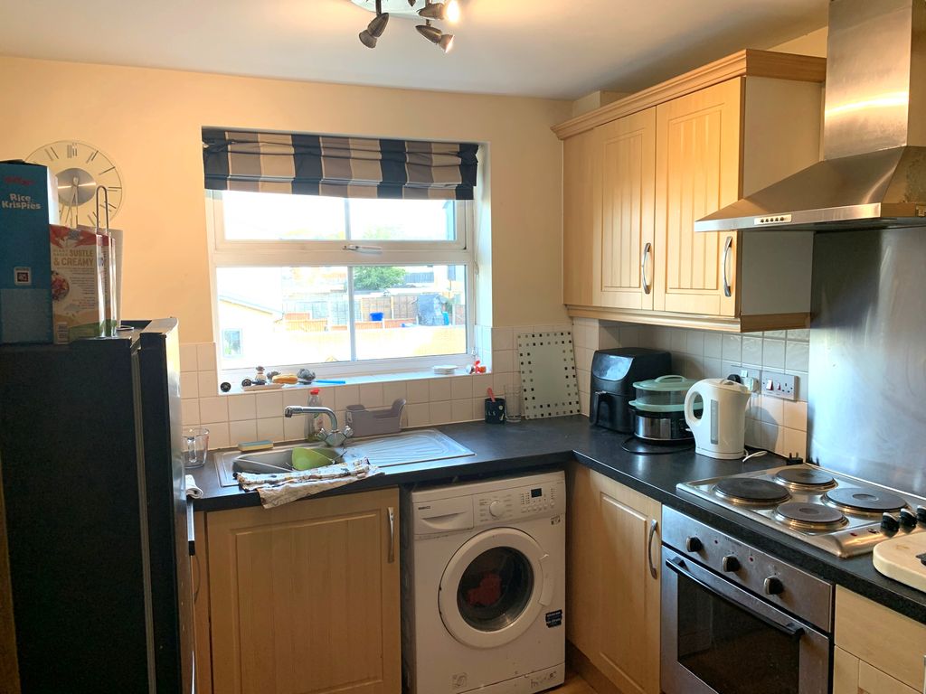 Property photo 3 of 5 E2