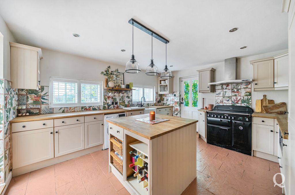 Property photo 2 of 24 2F8330A7-A388-470...