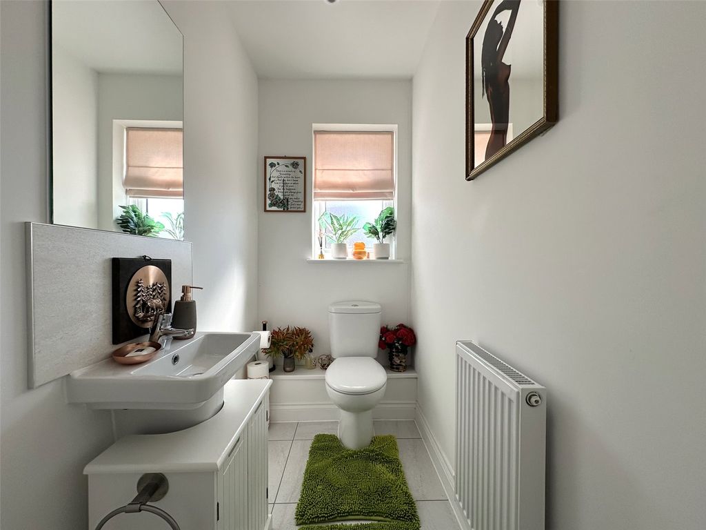 Property photo 3 of 18 WC