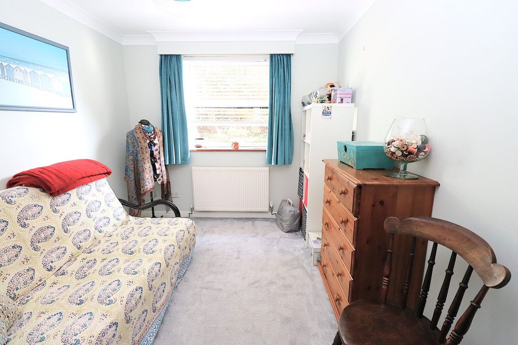 Additional image 8 of 3 bed flat for saleRapallo Close, Farnborough GU14