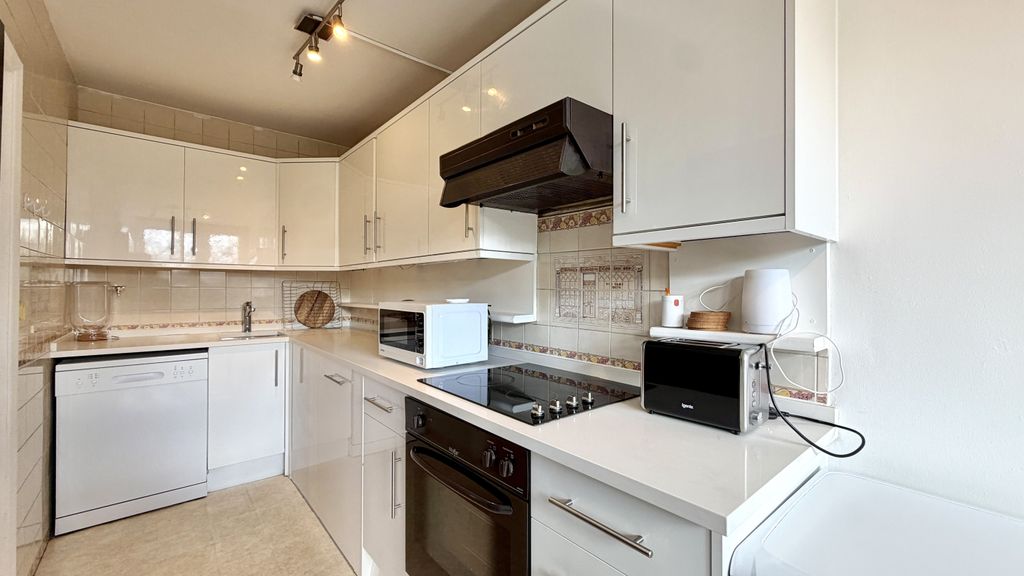Property photo 3 of 14 Gallery