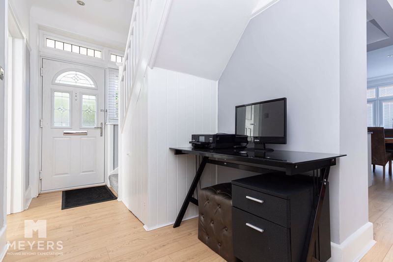 Property photo 2 of 21 Photo 12