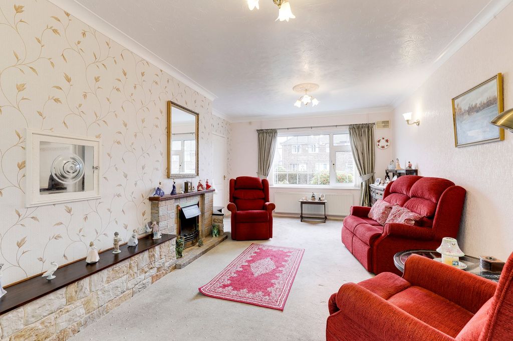 Property photo 2 of 24