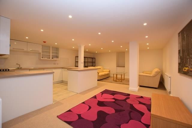 Property photo 1 of 13 Lounge Full New.Jpg