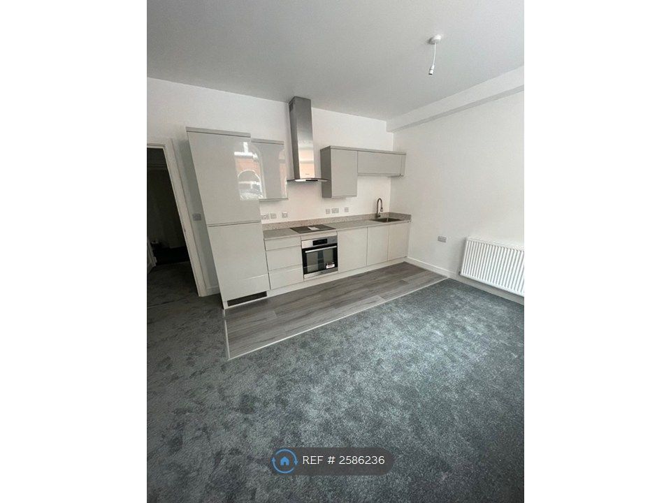 Property photo 1 of 5 Living Room Ktchen