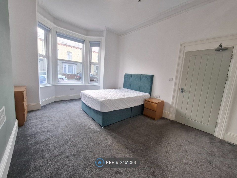 Property photo 2 of 8 Room 1