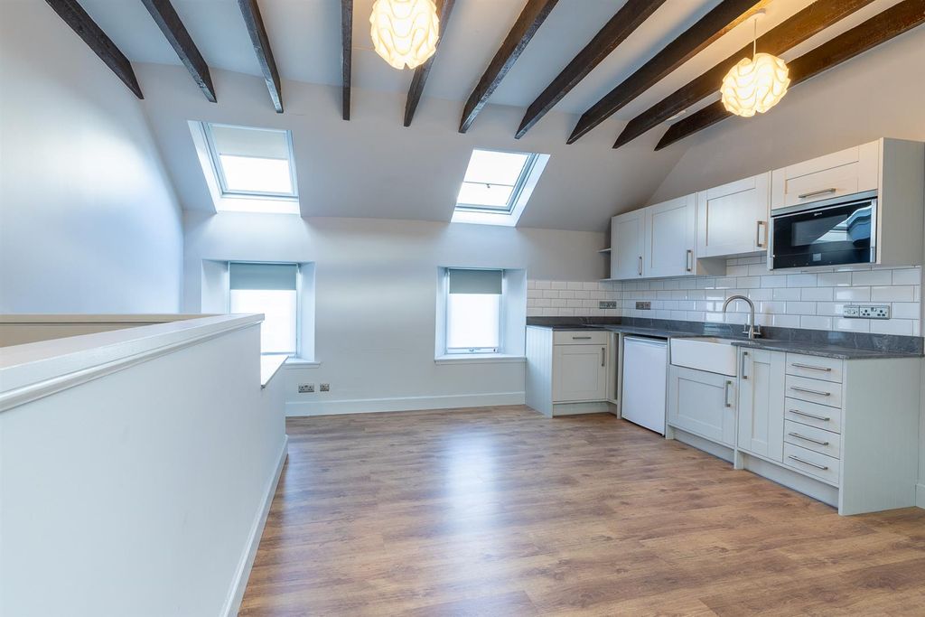 Property photo 3 of 17 11B, Low Street Perth-3.Jpg
