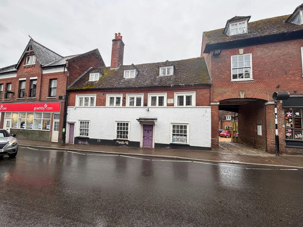 Property photo 1 of 6 29-31 High Street Fordingbridge -12.Jpg