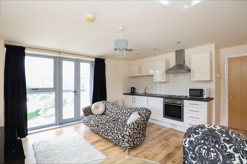 Property photo 2 of 7