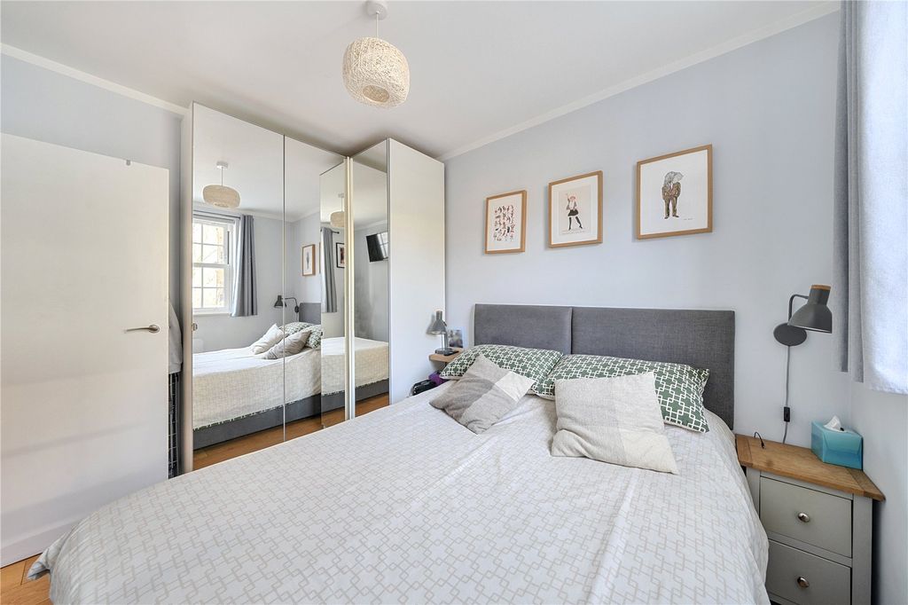 Property photo 3 of 13 Bedroom