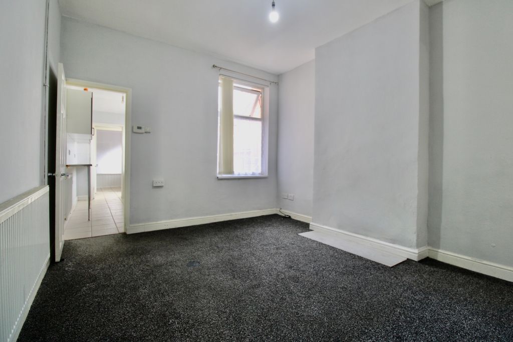 Property photo 3 of 14 Dining Room