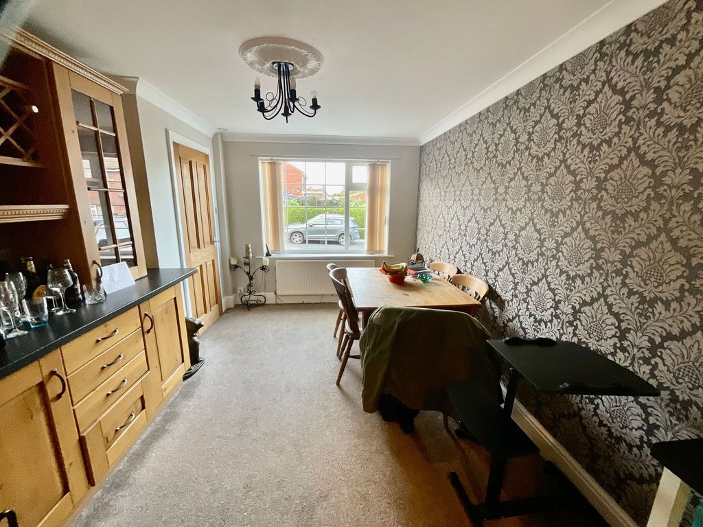 Property photo 3 of 26