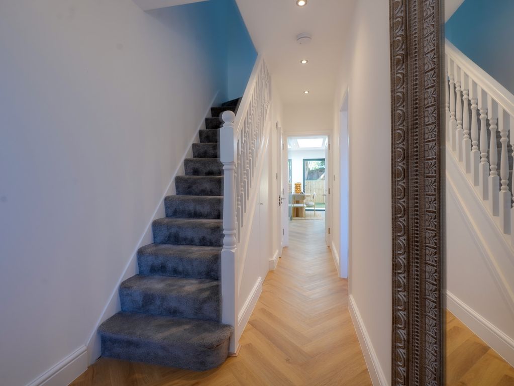 Property photo 2 of 61 Hallway