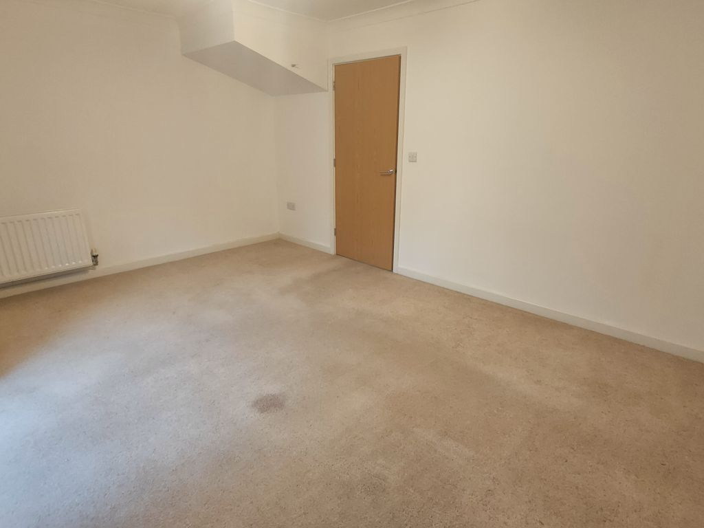 Property photo 3 of 17 Image