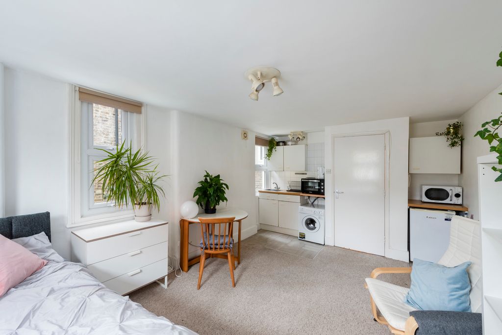 Property photo 1 of 4