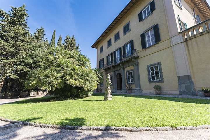 Property photo 2 of 19