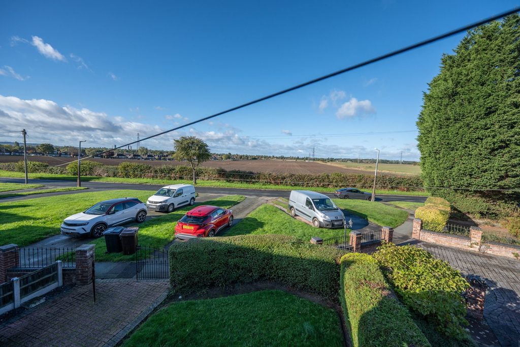 Property photo 2 of 35
